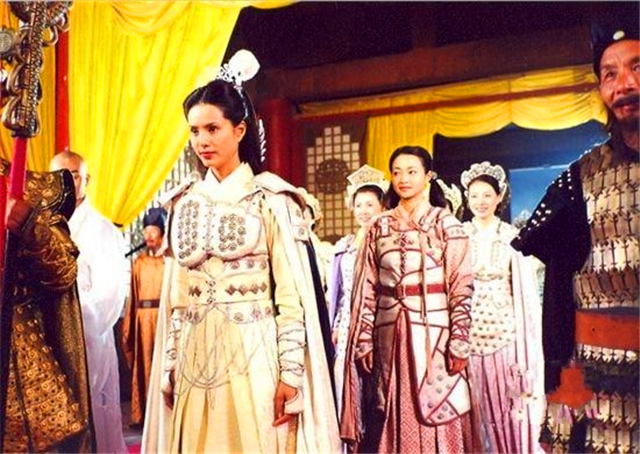 都说杨门女将很可怜,但有谁注意到这个女配,这个女配让人心疼