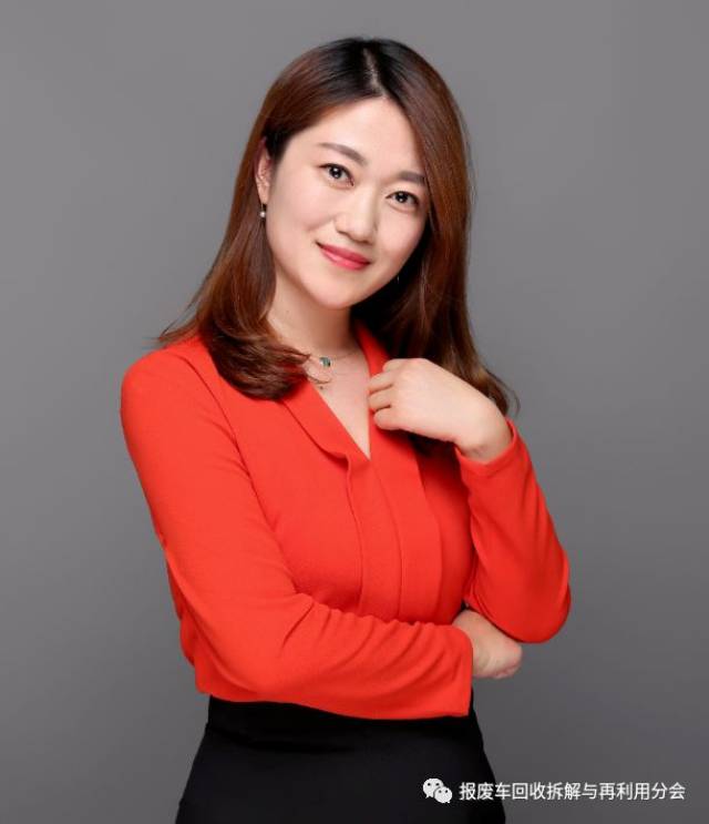 张莹  