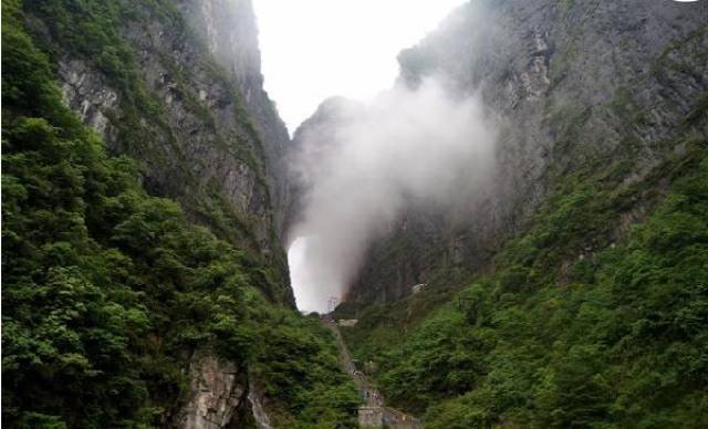 张家界天门山玻璃栈道和大峡谷玻璃桥哪个更好玩