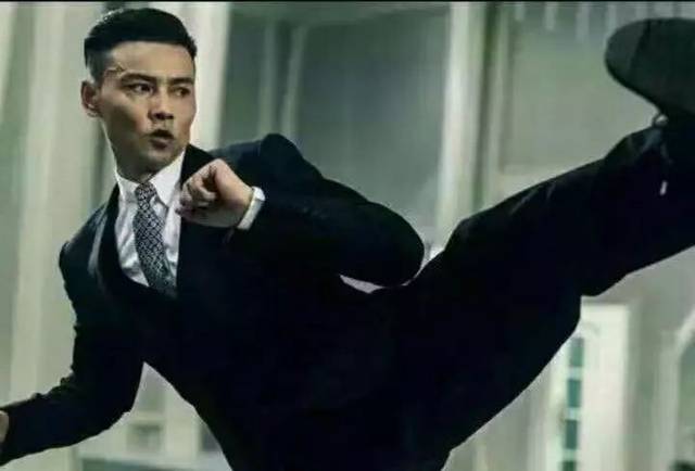 四爷说: 《杀破狼2》里的典狱长! 当初本是冲着吴京去看的