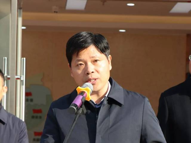 区委常委,组织部部长,党校校长  温士才