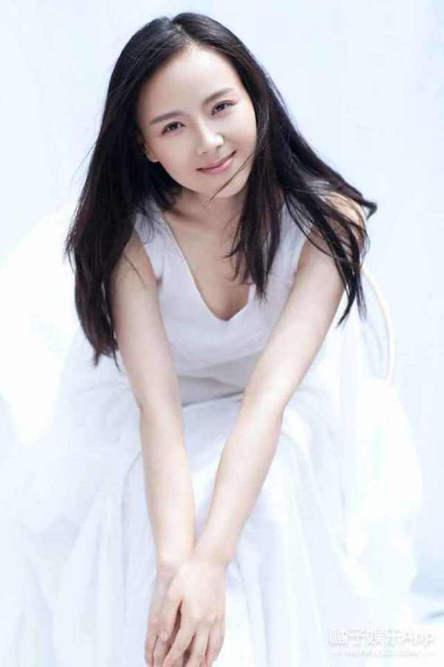 蓝儿的扮演者叫曹艳,她1983年出生于江西,毕业于中央戏剧学院2001级
