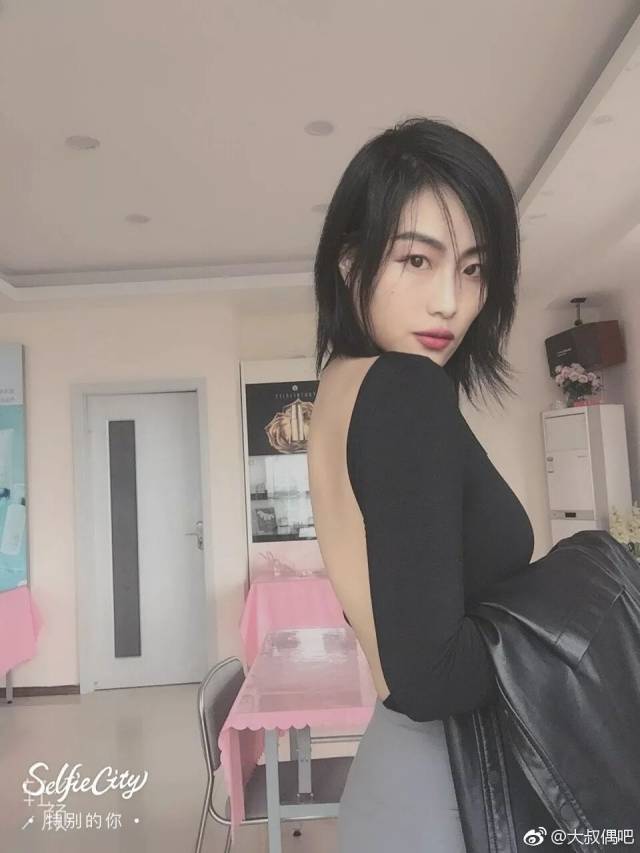 巨能吃的曹晓璐  120斤162cm 每到深夜我就怀念训练时候的自己 @萱