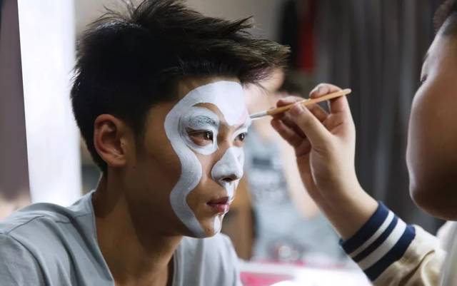 幼儿园老师需要懂戏曲吗?欢迎讨论 幼儿园老师需要懂戏曲吗?欢迎讨论