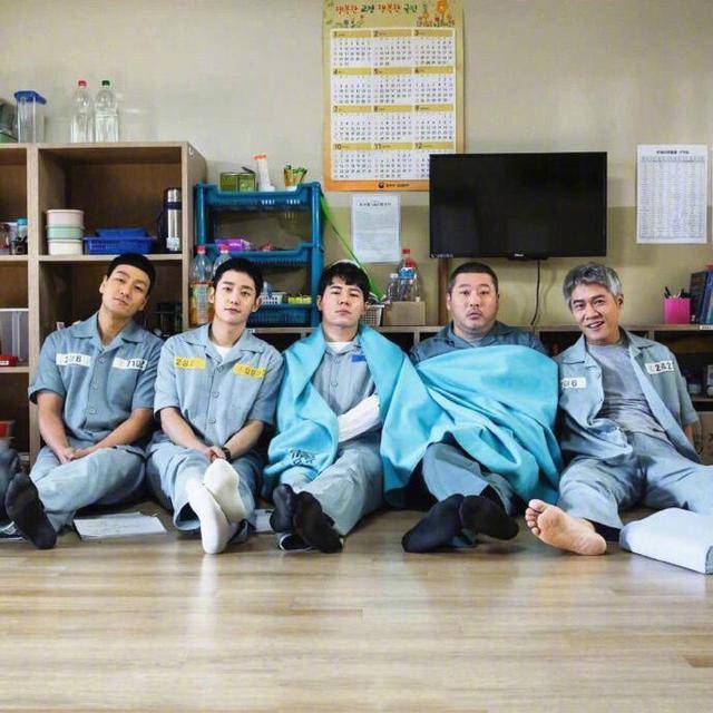又丧又燃的韩剧《机智的监狱生活》,映射出了太多的社会现实啊