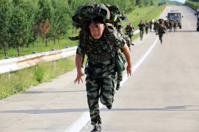 网络流行语进军营，“另类表达”让它们贴心贴肺、有军味