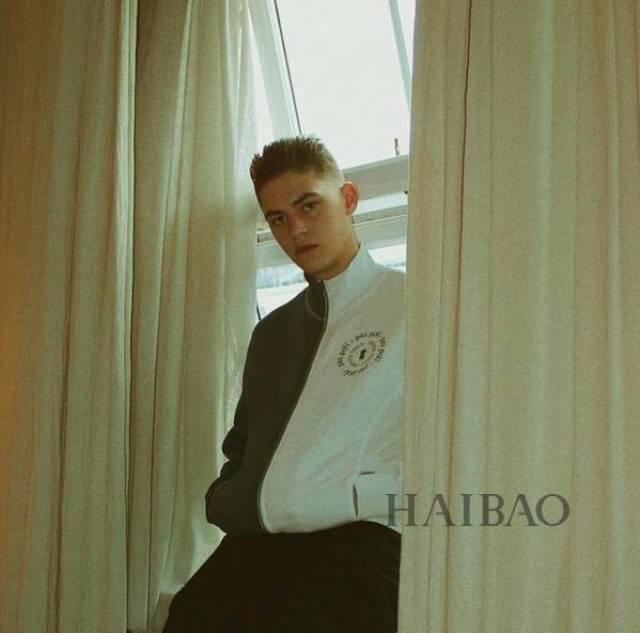 赫洛·费因斯-提芬 (hero fiennes-tiffin) 私照