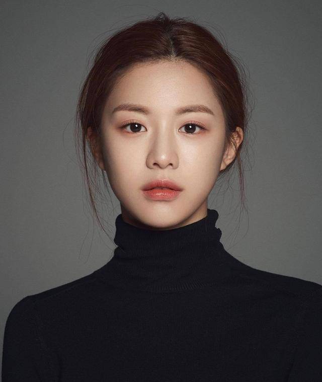 韩国妹子被誉为"亚洲最美面孔",美得差点被误以为电脑