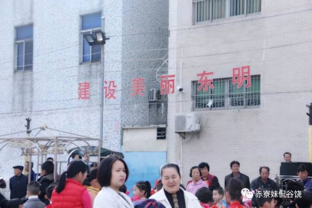 今日谷饶东明村祭社锣鼓队试迎盛况!