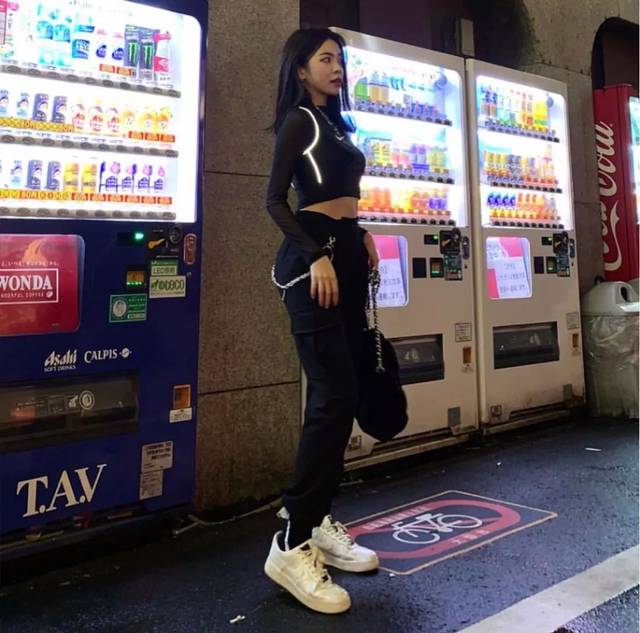 价格飞涨的 ambush x nike,驾驭难度也不小