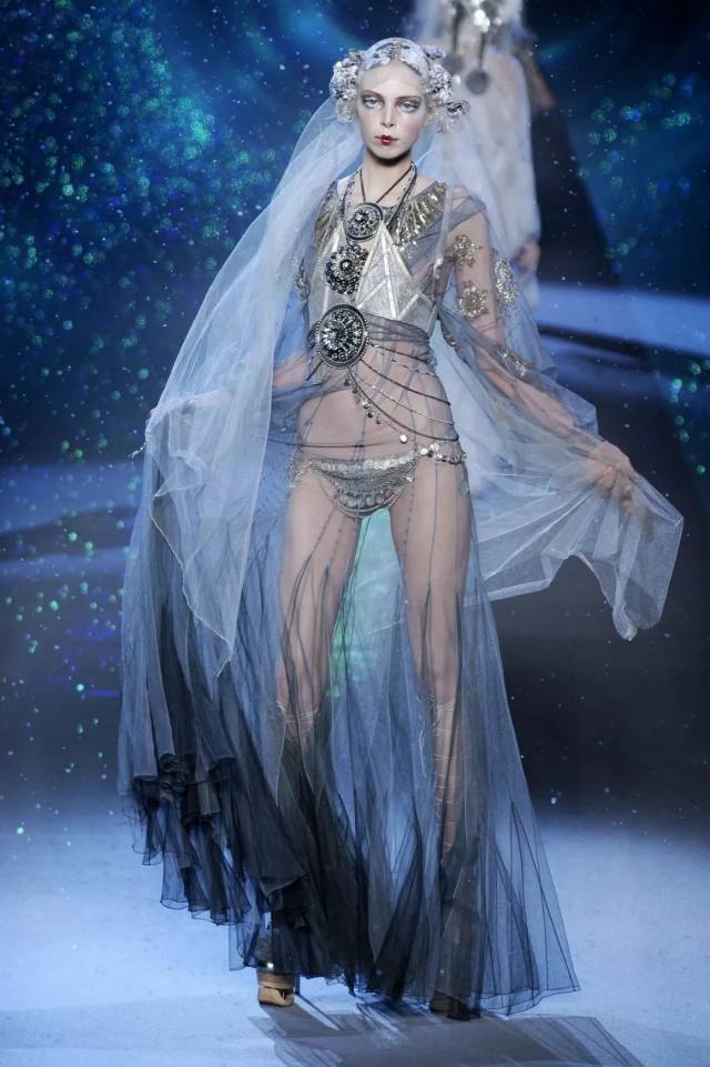 我心中华丽明艳的dior,都是海盗爷创造的!