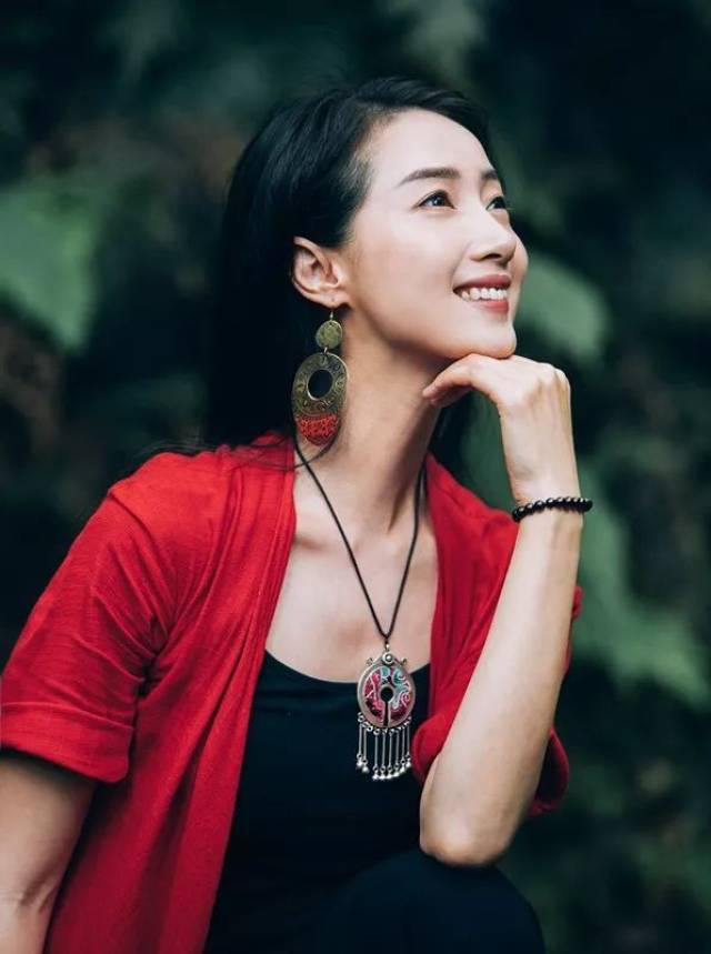 女舞者是青年舞蹈家,一级演员,上海歌剧院舞剧团首席演员宋洁