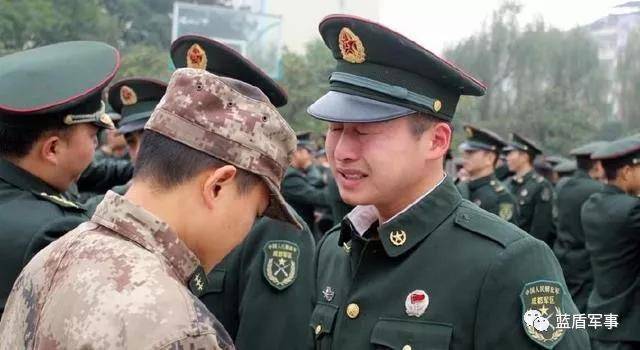 排长、连长、营长、团长、旅长、师长都是什么军衔?看完长知识了