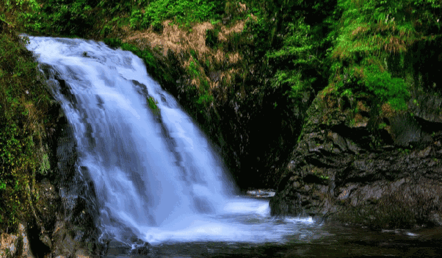 壁纸 风景 旅游 瀑布 山水 桌面 640_374 gif 动态图 动图
