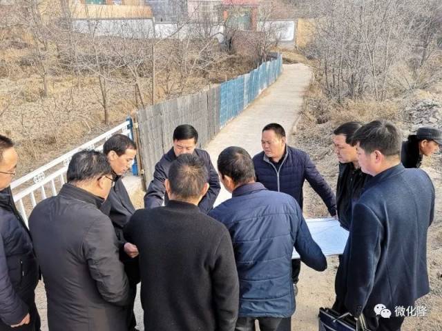 马杰副市长一行实地察看了群科新区兴隆路,北环路,滨河路东西段线路布