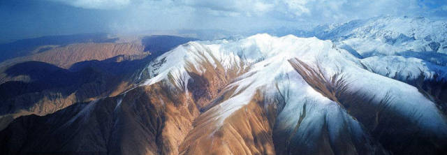 昆仑山到底有什么秘密?为什么要常年重兵把守