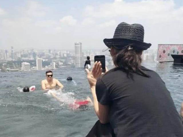 谢霆锋王菲忙工作,懒理张柏芝第三胎生子,生父