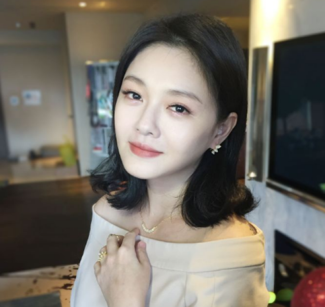 大S参加节目谈以往趣事，被称剩女浑然不知，强