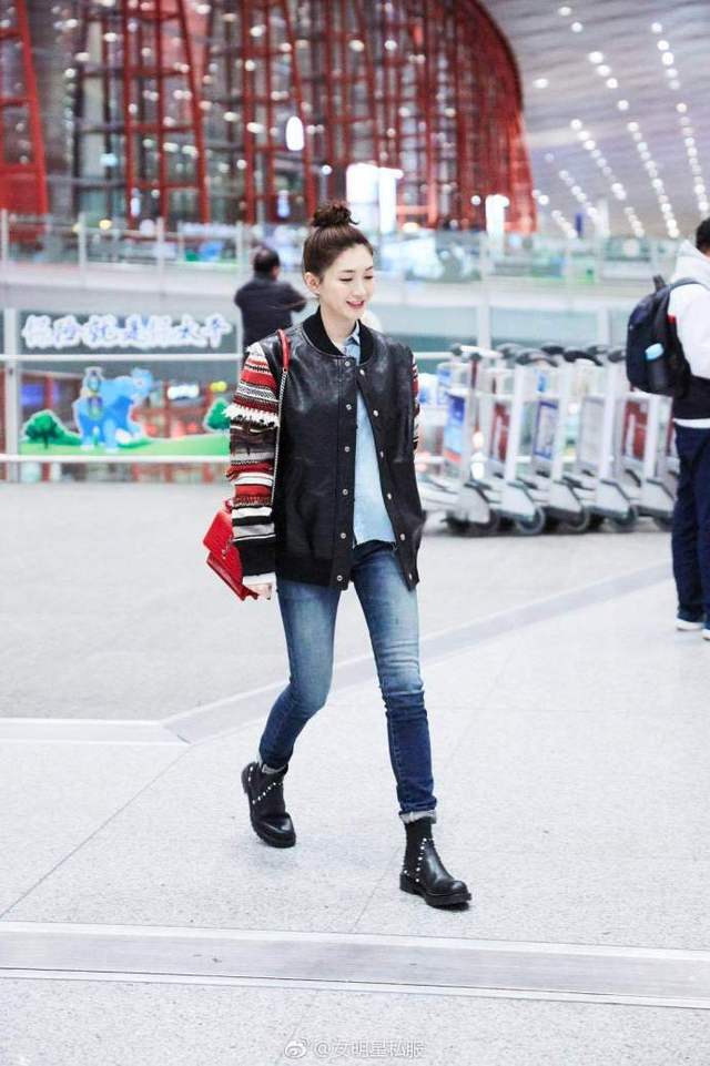 江疏影衣品滑坡?机场秀披外套似老干部,冬季