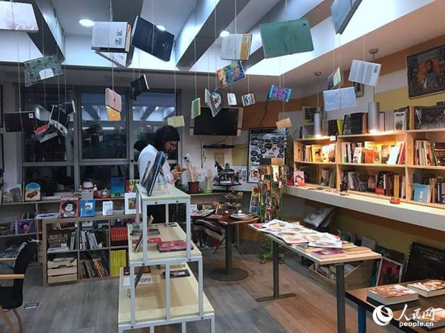 仟雨集书店一角(摄影 吴思萱)