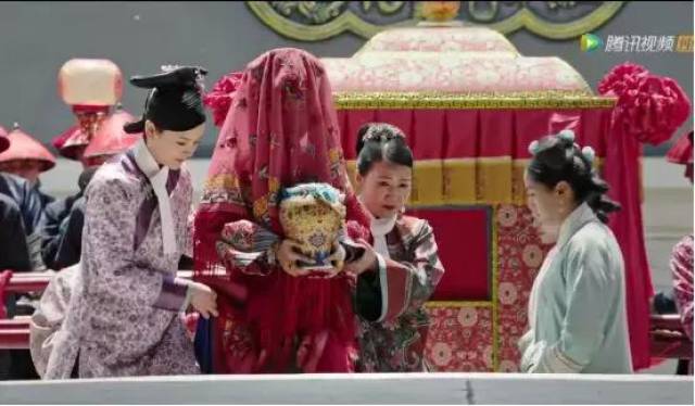 与每位主子的微妙关系:如懿的陪嫁丫鬟一心想爬龙床,最终背叛主子