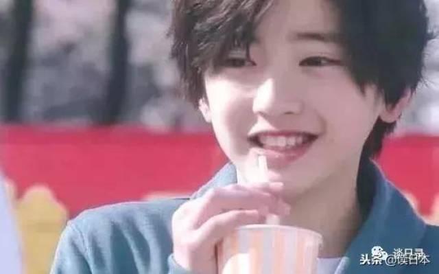 因为看了电视剧《金田一少年事件簿》后,道枝被山田凉介深深吸引,他