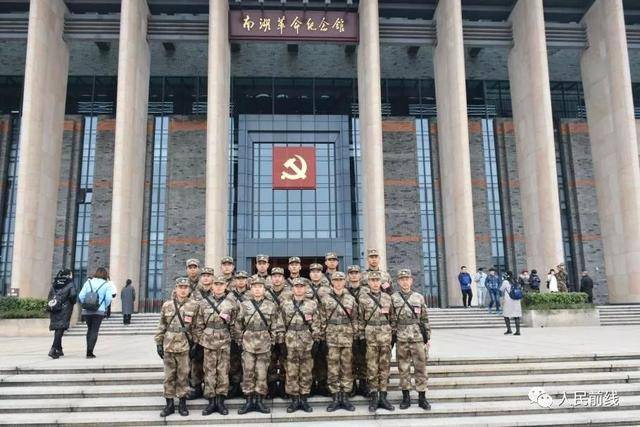 「热点」这些新兵在嘉兴南湖授衔