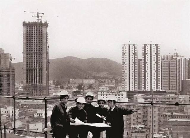 回望1983丨"借鸡生蛋"与塔吊林立 深圳大开发局面铺开