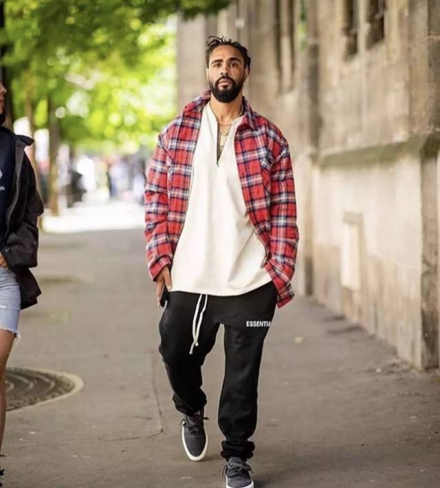 Jerry Lorenzo,jerrylorenzo多大 在jerry lorenzo与nike的第一双联名款被曝光后,这位潮牌设计师似乎