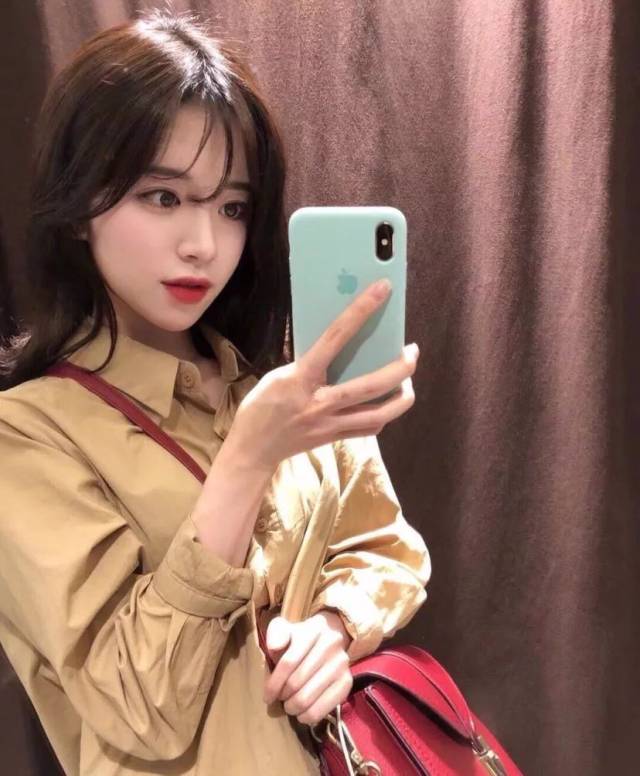 网红八字刘海造型烫