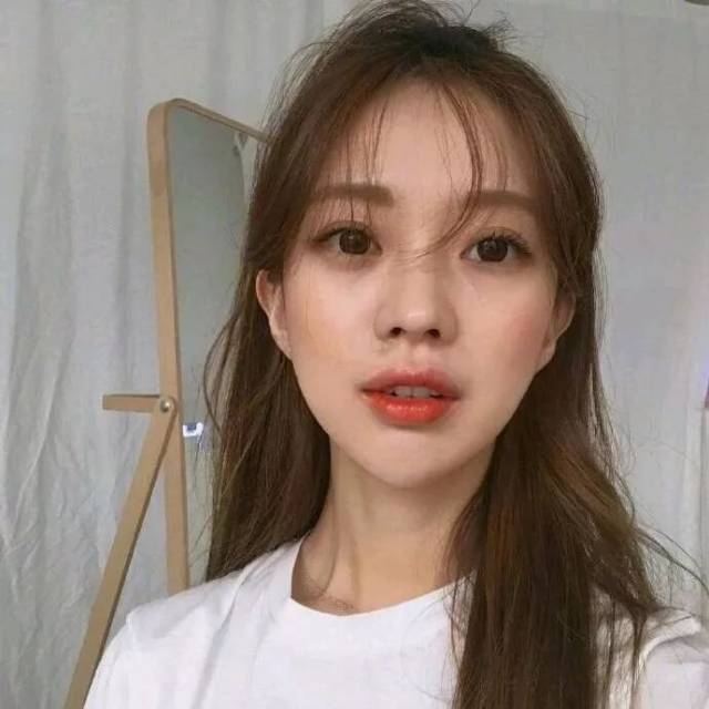 网红八字刘海造型烫