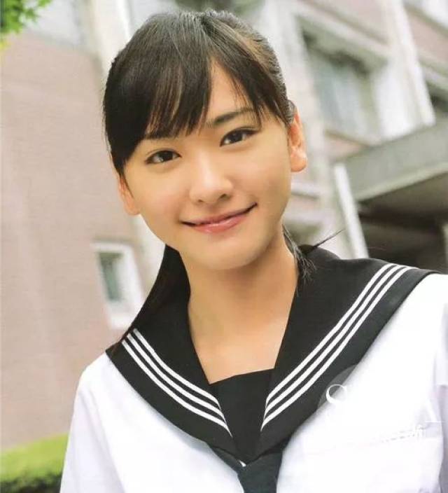 为什么我们都爱新垣结衣?