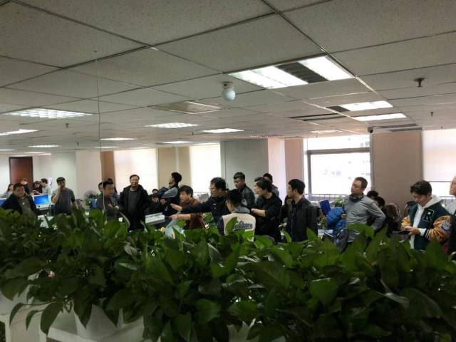 辦公室被圍攻，途歌在
辦公室家具二手共享出行的“冬天”倒下