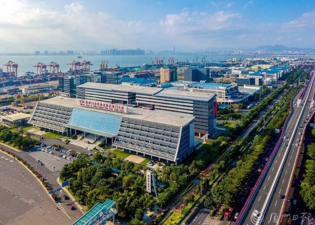 厦门,勇立潮头!庆祝改革开放40周年,厦门这三人获表彰~