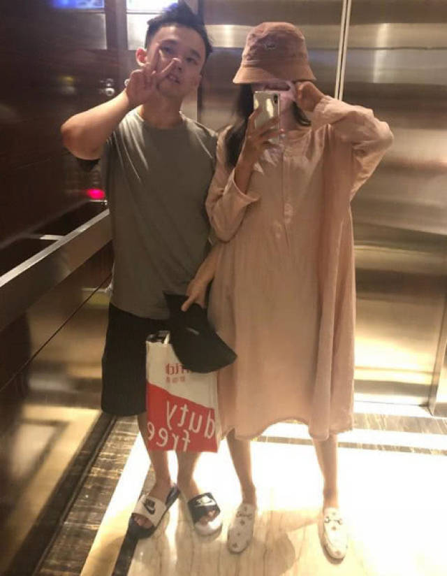 孙怡晒照为老公庆生甜喊"花美男",董子健惨被拍成一米