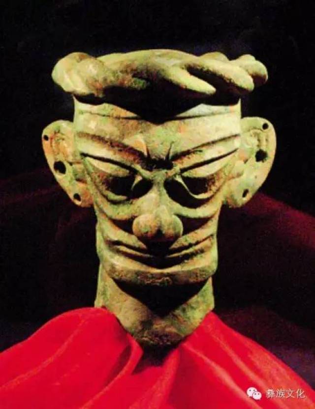 彝族文化与三星堆文化对比图片,权威专家认为三星堆文明和彝族文化