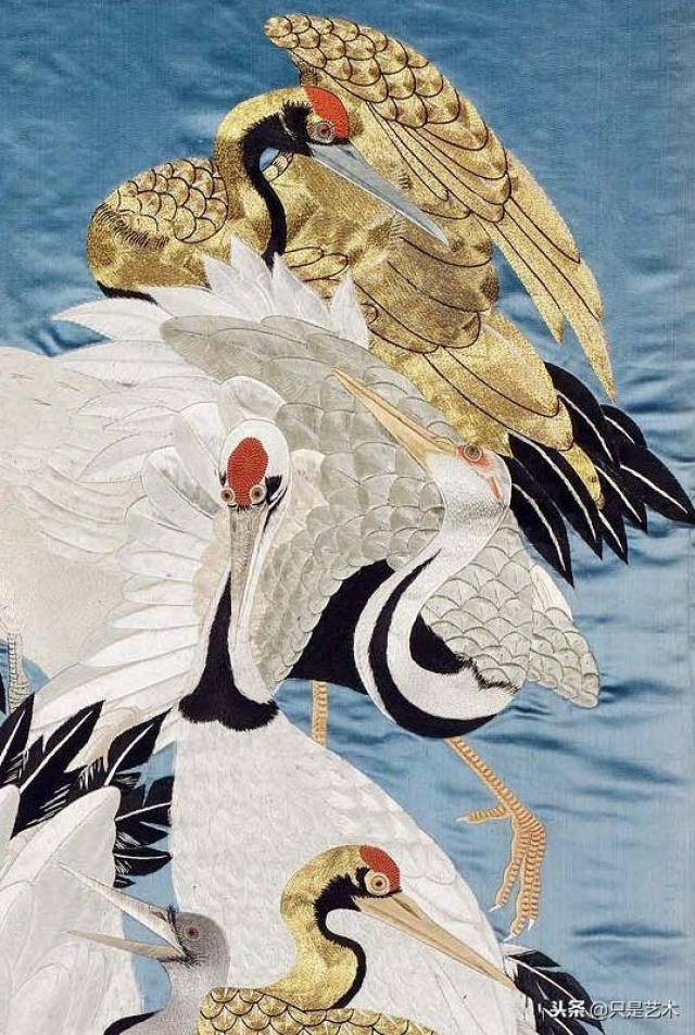 鹤是具有中国代表性的神物,画面中的纹样真是一种