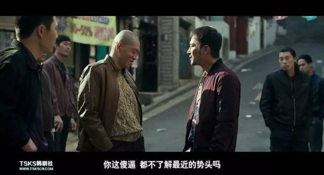 很快,这股新兴恶势力一点点壮大起来,吞了光头帮的游戏厅,搅了光头的