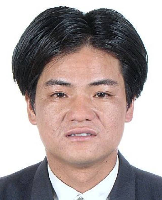 8,张科顺,男性,汉族,1990年1月15日出生,赣县区湖江镇文芬村人.