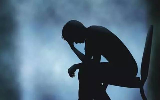 “我熬不下去啦” 这是一位抑郁症患者人生的最后一条微博