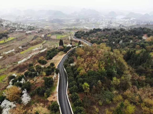 庆祝改革开放40年!从农村道路变化看观山湖区乡村发展轨迹