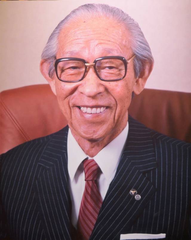 庆祝改革开放40周年大会在京召开 松下幸之助荣获"中国改革友谊奖章"