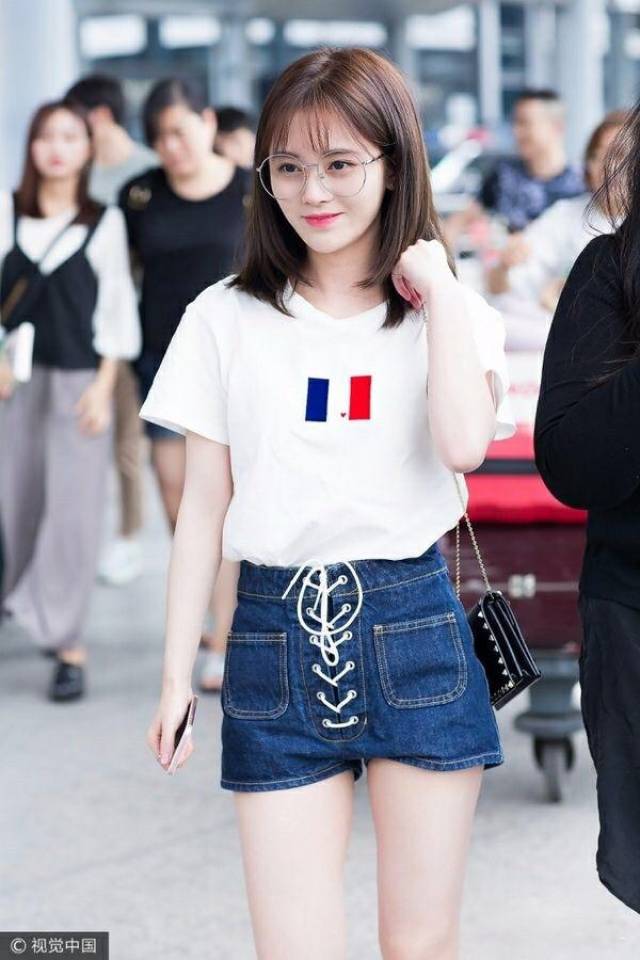 鞠婧t,吴宣仪,杨超越,迪丽热巴,谁的白t牛仔更有少女感?
