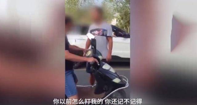 神吐槽:33岁中年男子拦路扇初中老师耳光,学生时代被打的阴影至今未走出