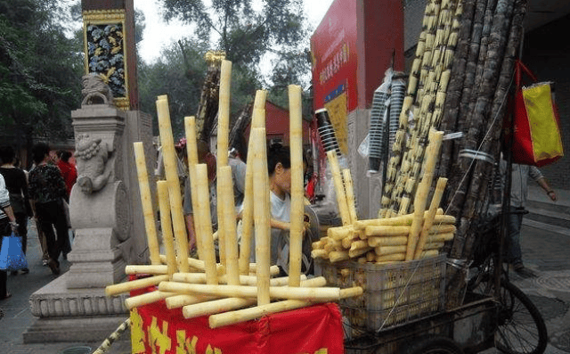 冬天甘蔗一车车的卖,水果店却不想卖?水果店老板说出"辛酸史"