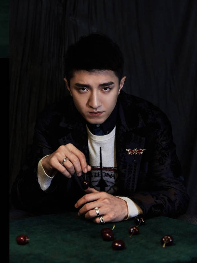 金瀚新造型上线,拍杂志帅回厉致诚,实力演绎