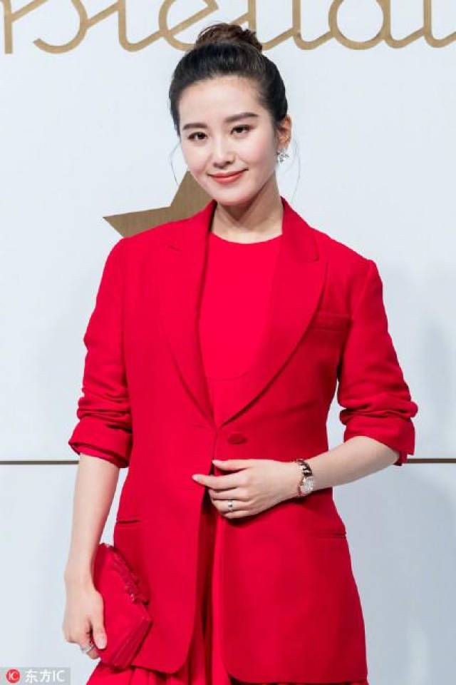 刘诗诗怀孕后露面图片