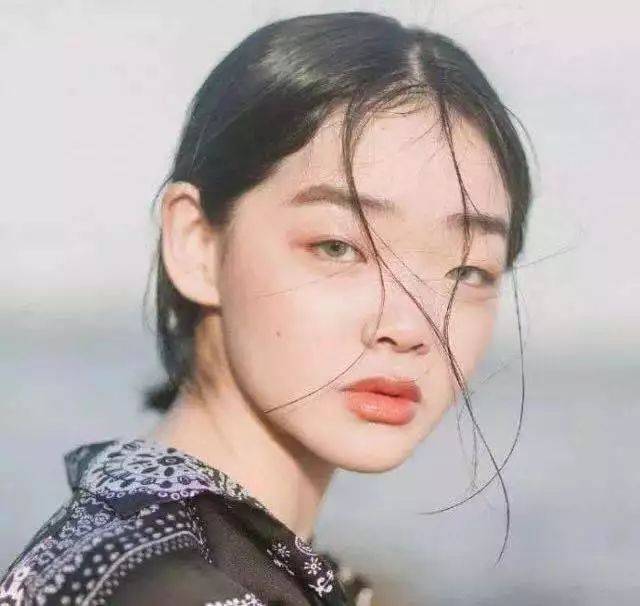 奶牛脸,雀斑脸,猫眼综合征…超模早就不仅仅是厌世脸啦!