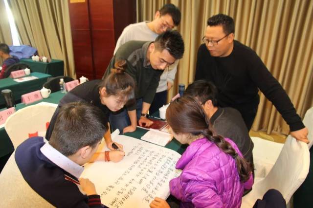 树立正确三观,聆听革命故事;踏寻红军足迹,感悟