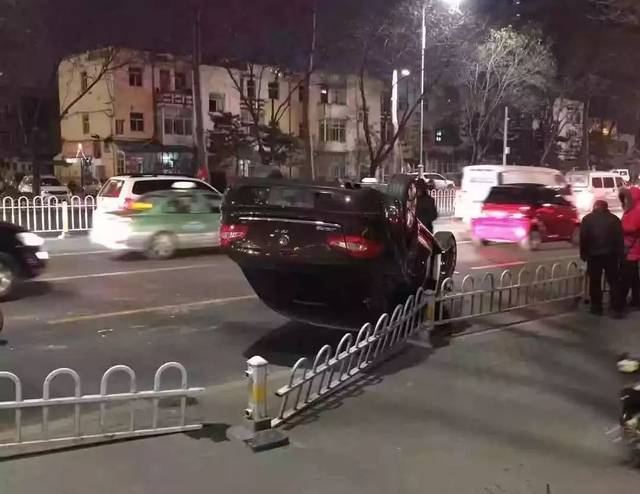 出事轿车